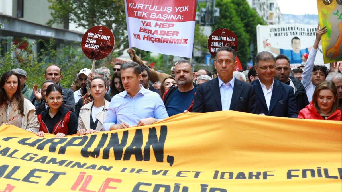 ‘1 Mayıs İşçi Sınıfının Uluslararası Birlik, Mücadele ve Dayanışma Günü’ İzmir’de geçmiş yıllarda olduğu gibi coşku ile kutlandı.
