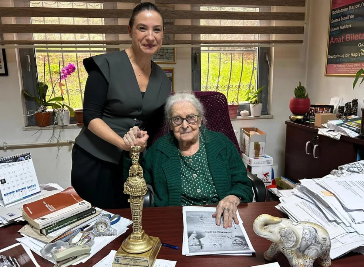 Efes Selçuk Belediyesi’nden Prof. Dr. İoanna Kuçuradi’ye Onur Ödülü