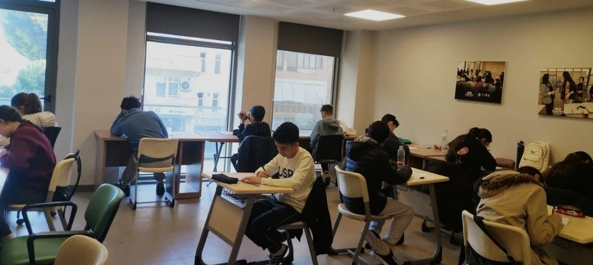 EFES SEL&Ccedil;UK BELEDİYESİ&rsquo;NDEN SINAV YOLUNDAKİ &Ouml;ĞRENCİLERE DESTEK