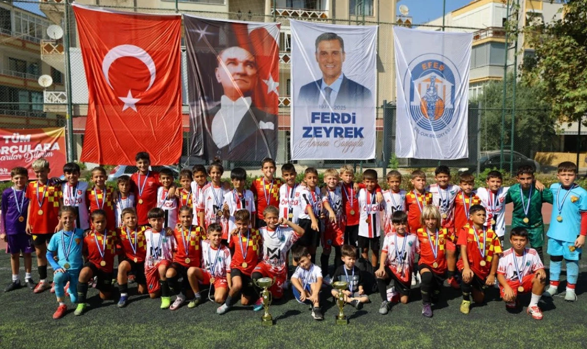 Efes Selçuk’ta Ferdi Zeyrek Futbol Müsabakaları Heyecanı