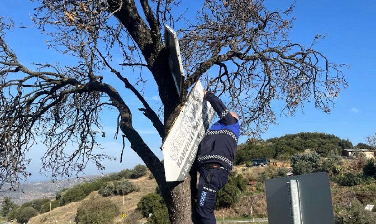 EFES SELÇUK’TA GÖRÜNTÜ KİRLİLİĞİ YARATAN TABELALAR KALDIRILIYOR