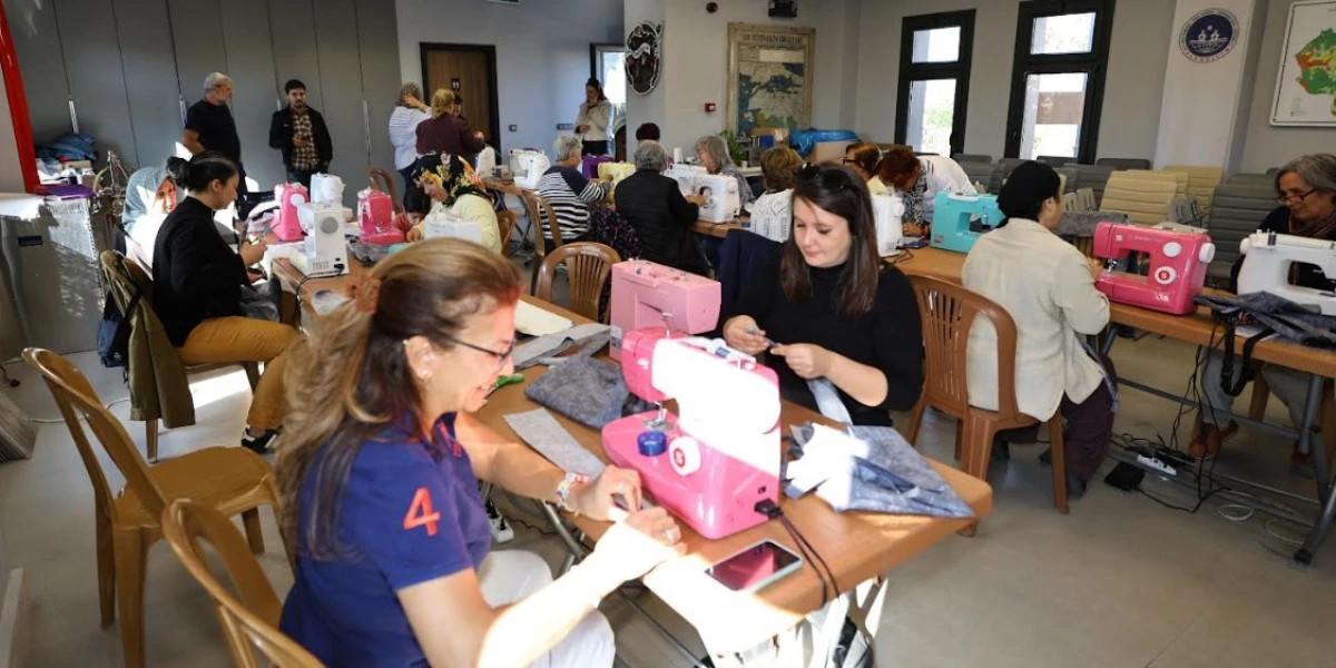 EFES SELÇUK’TA KADINLAR DİKİŞ ATÖLYESİNDE BULUŞTU