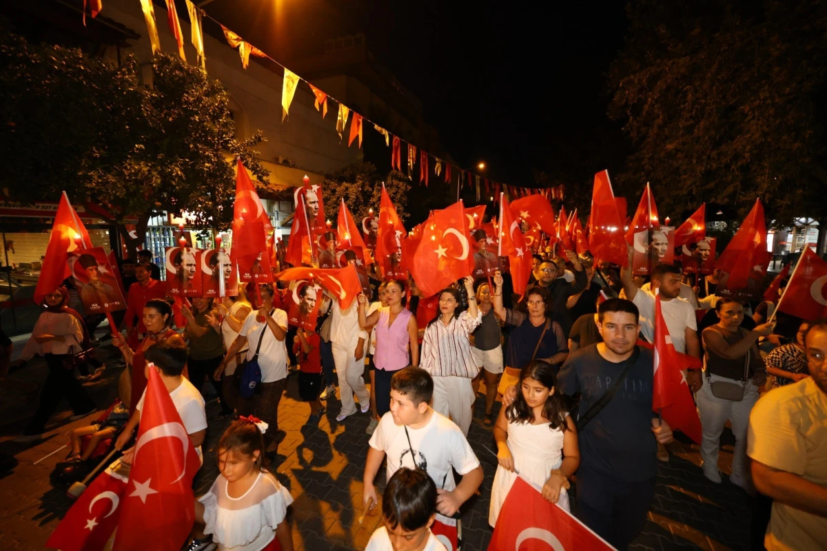 EFES SEL&Ccedil;UK&rsquo;TA ZAFER BAYRAMI, FENER ALAYI VE ELİZ BAND KONSERİ İLE KUTLANACAK