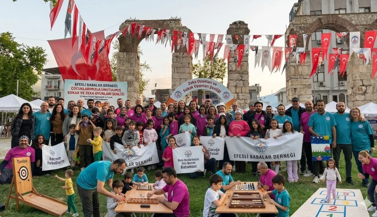 Efes&rsquo;te Bayram Coşkusu: "Efesli Babalar" &Ccedil;ocuklarla &Ccedil;ocuk Oldu