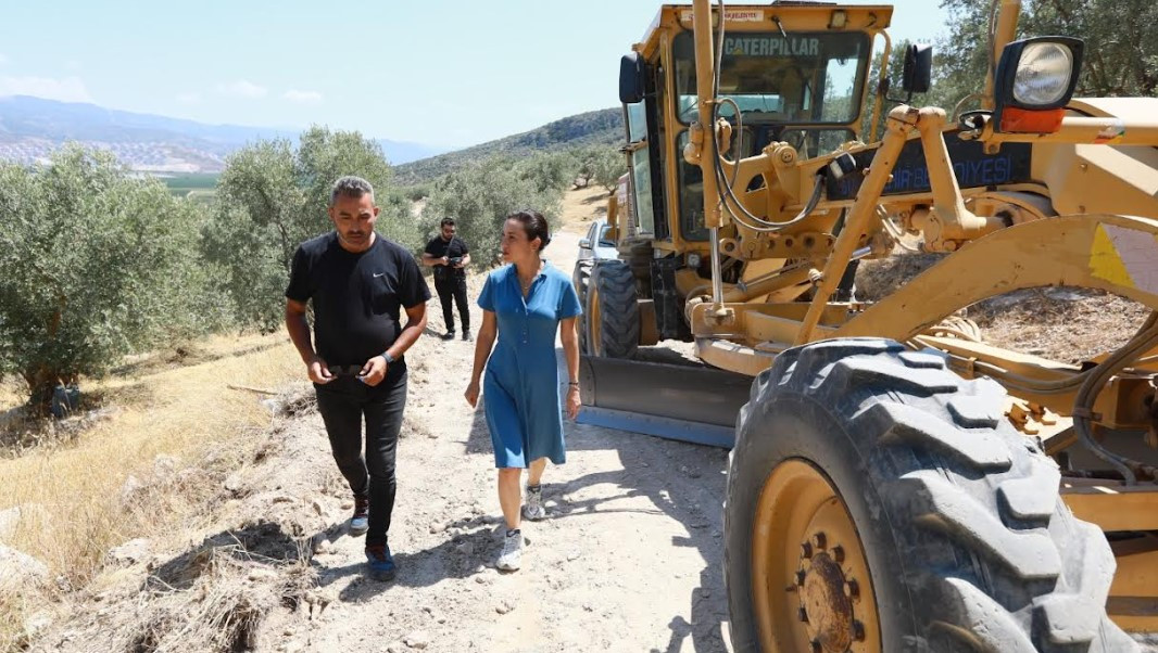 FİLİZ BAŞKAN DEVAM EDEN ÇALIŞMALARI İNCELEDİ: PAMUCAK’A DAHA ÇOK AĞAÇ, ÜRETİCİLERE YOL