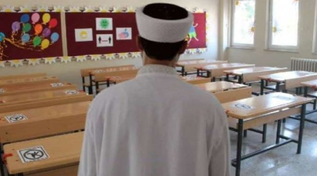 İzmir'de ÇEDES günleri: Vaizler derse girdi, öğrenciler camiye götürüldü