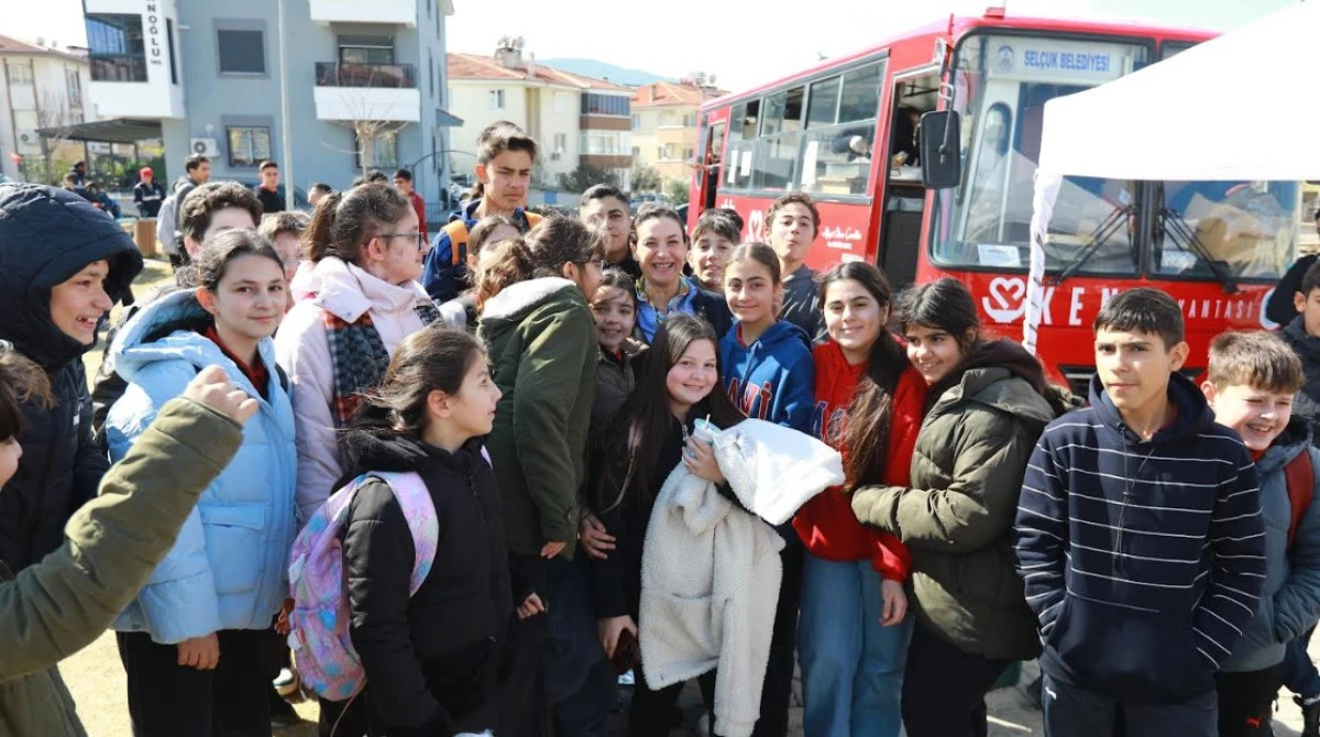 KENT LOKANTASI ÖĞRENCİ OTOBÜSÜ 1 YAŞINDA